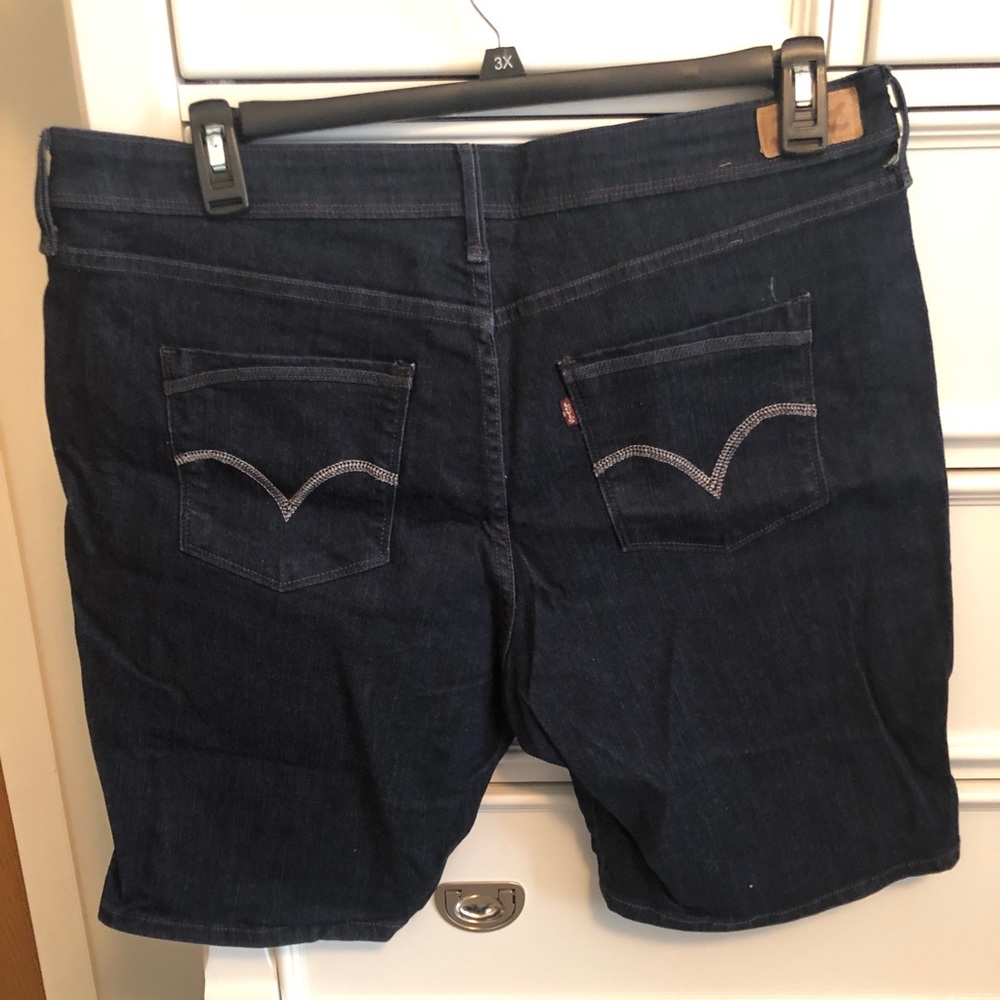 Levi Dark Denim Bermuda size 18